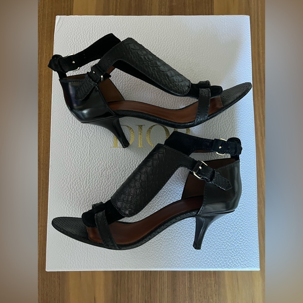 GIVENCHY sandal style black heels size 37 🎩🍾